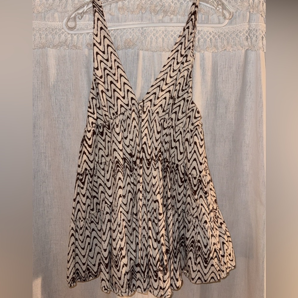 Urban Outfitters Black and White Zigzag Tank Top